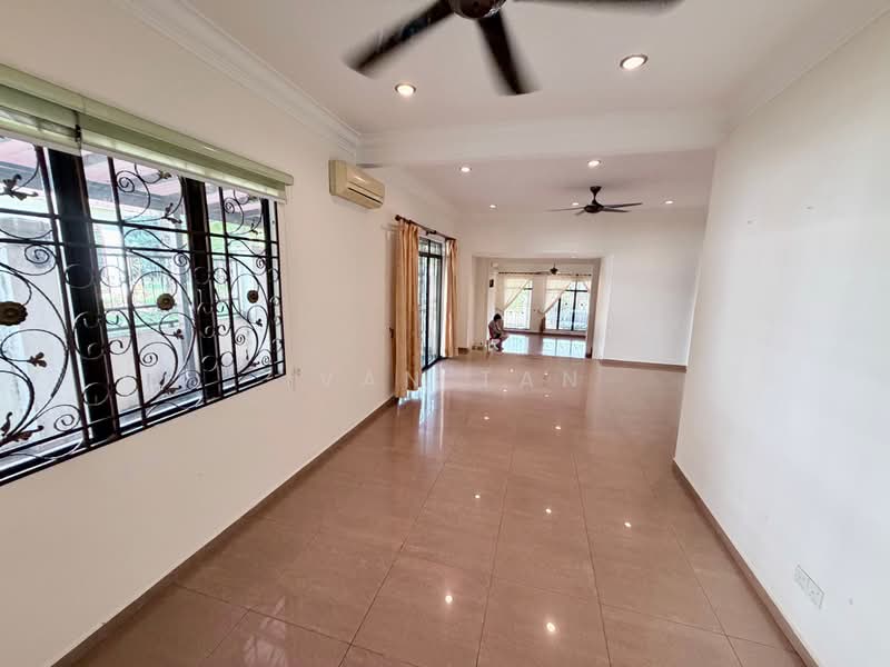 Rumah Berkembar untuk Dijual di Taman Yarl (Jalan Klang Lama (Old Klang Road)) - Ivan Tan - Living Room - PropertyGuru.com.my