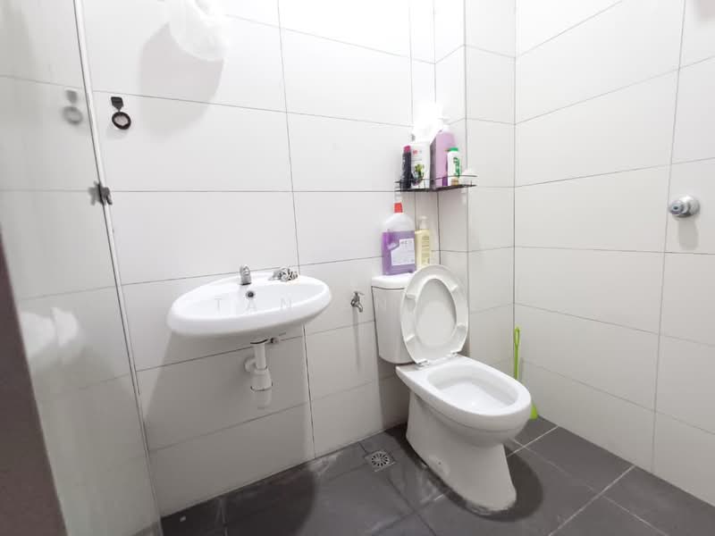 Rumah Teres 2 Tingkat untuk Dijual di Taman Gamelan Indah (Sungai Bakap) - Tan ANNIE - Bathroom - PropertyGuru.com.my