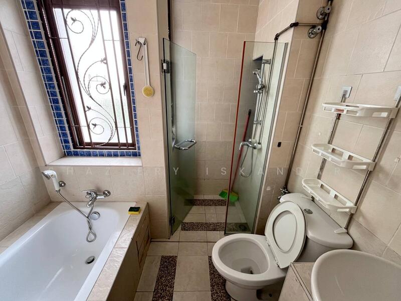 Bukit Jelutong untuk Untuk Dijual - RM 1,080,000, Apr 2026 - Bathroom - PropertyGuru.com.my