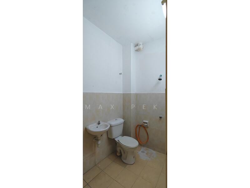 Puchong Taman Damai Utama Double Storey House for Sale untuk Untuk Dijual - RM 800,000, Mac 2026 - Bathroom - PropertyGuru.com.my