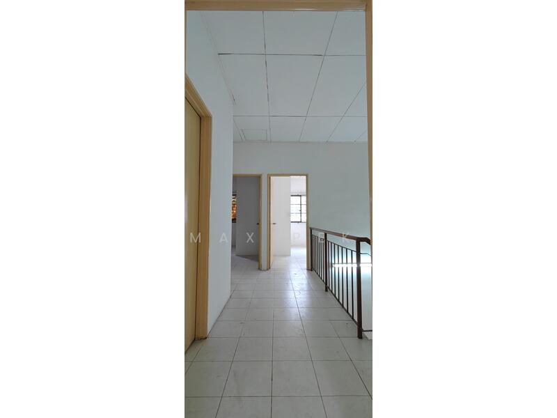 Puchong Taman Damai Utama Double Storey House for Sale untuk Untuk Dijual - RM 800,000, Mac 2026 - Corridor - PropertyGuru.com.my