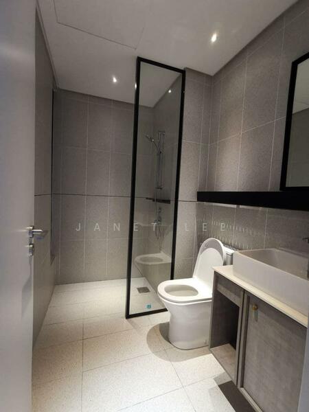 Servis Apartment untuk Dijual di Millerz Square Serviced Residence - Janet Lee - Bathroom - PropertyGuru.com.my