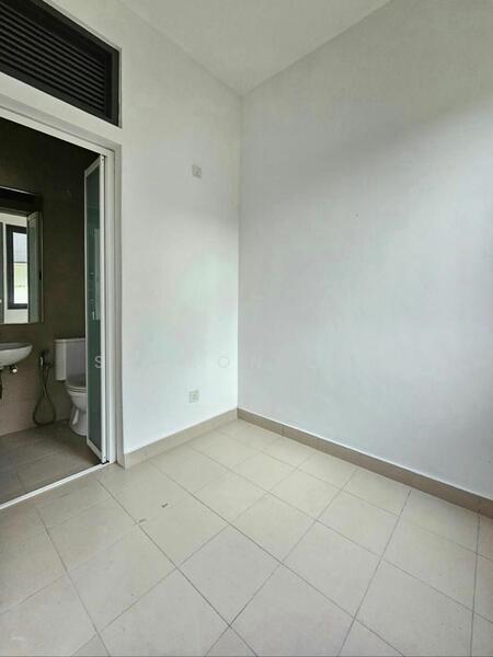 Semi-Detached House for Sale in Lenang Heights (Johor Bahru) - Sharon Ong - Bathroom - PropertyGuru.com.my