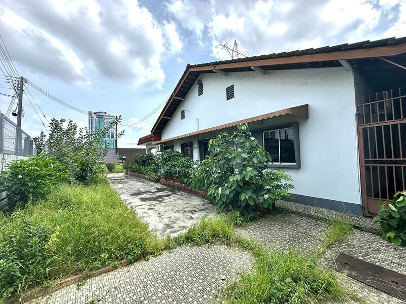 JB town JB town JB towns commercial bungalow corner cheap melodies taman pelangi taman sentosa abad untuk Untuk Disewa - RM 6,000 /bulan, Mac 2026 - Exterior - PropertyGuru.com.my