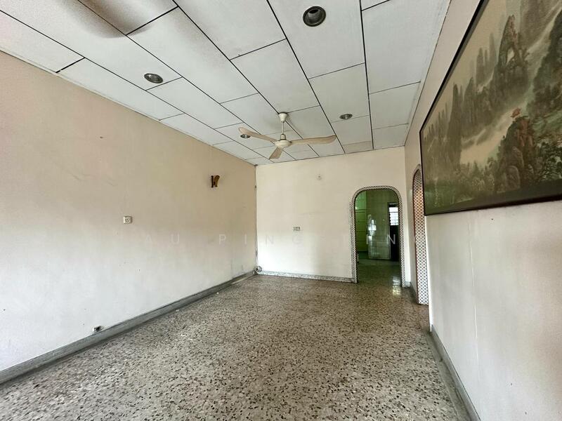 JB town JB town JB towns commercial bungalow corner cheap melodies taman pelangi taman sentosa abad untuk Untuk Disewa - RM 6,000 /bulan, Mac 2026 - Living Room - PropertyGuru.com.my