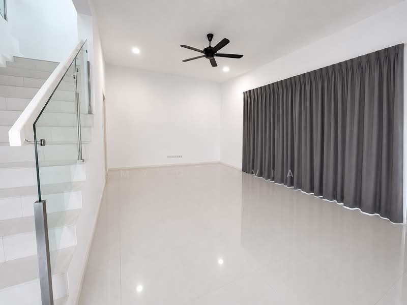 Rumah Teres 2 Tingkat untuk Dijual di Setia Eco Glades (Cyberjaya) - Amy Oktavia - Living Room - PropertyGuru.com.my