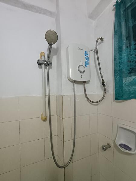 Apartment for Sale at Pangsapuri Vista Serdang - SL Yap - Bathroom - PropertyGuru.com.my