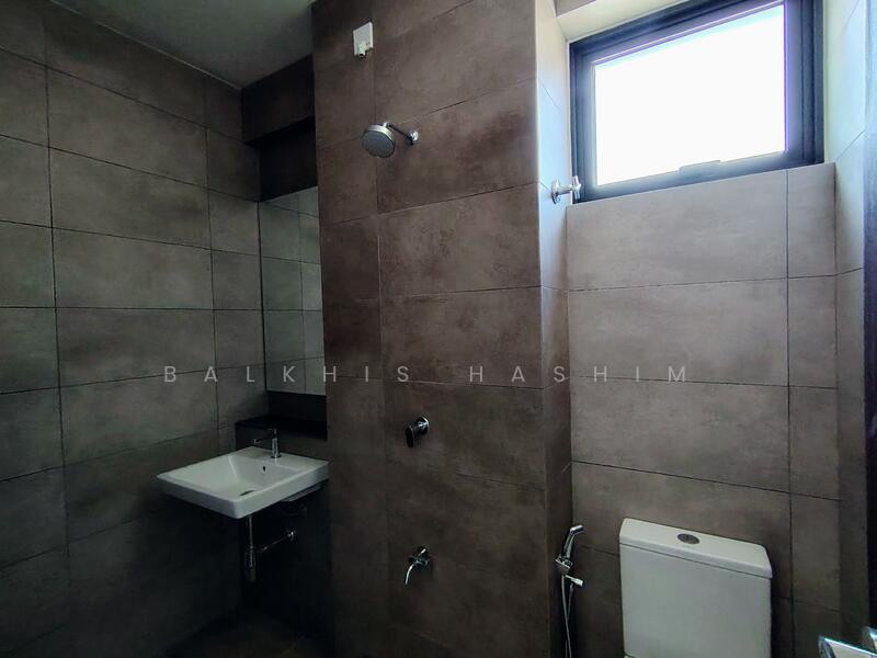 Terraced House for Sale in Sungai Buloh (Selangor) - Balkhis Hashim - Bathroom - PropertyGuru.com.my
