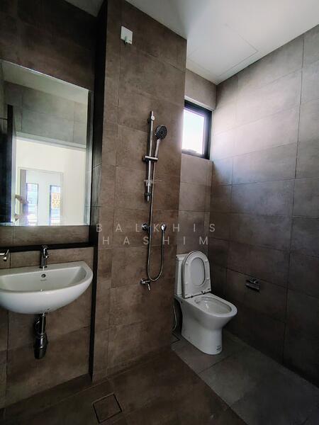 Terraced House for Sale in Sungai Buloh (Selangor) - Balkhis Hashim - Bathroom - PropertyGuru.com.my