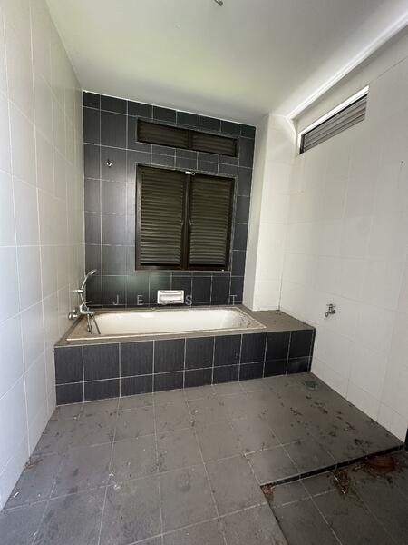 Bungalow for Sale in Bukit Jelutong (Shah Alam) - Jess Tee - Bathroom - PropertyGuru.com.my