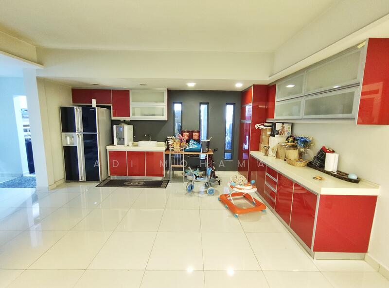 Kitchen Area 1
