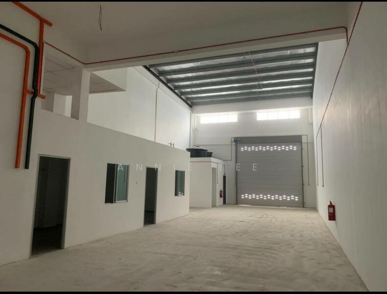 Terrace Factory for Rent in Taman Perindustrian Cemerlang (Ulu Tiram) - Annie Tee - Interior - PropertyGuru.com.my