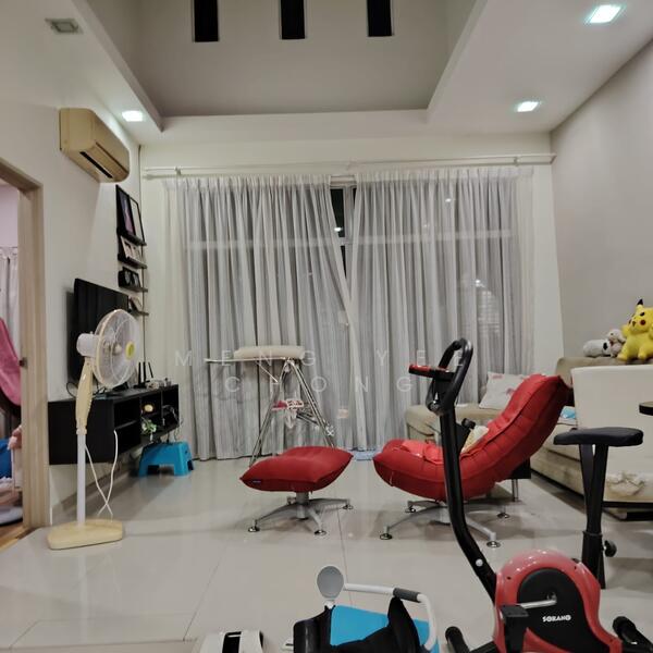 Bayan Villa, Seri Kembangan untuk Untuk Dijual - RM 470,000, Feb 2026 - Living Room - PropertyGuru.com.my