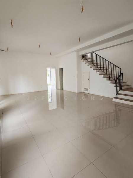 2-storey Terraced House for Sale in Bandar Tropicana Aman (Telok Panglima Garang) - Jeff Chong - Living Room - PropertyGuru.com.my