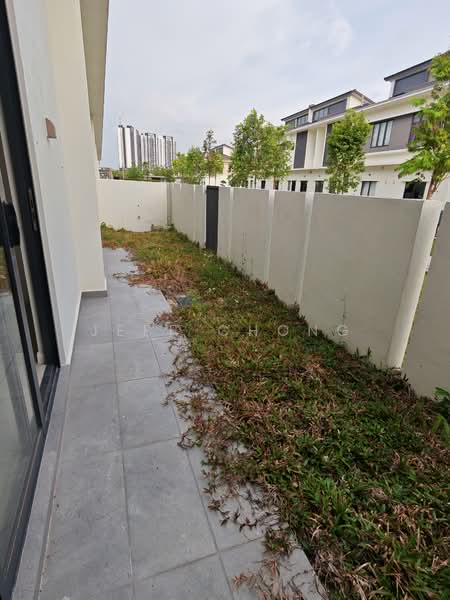 2-storey Terraced House for Sale in Bandar Tropicana Aman (Telok Panglima Garang) - Jeff Chong - Exterior - PropertyGuru.com.my