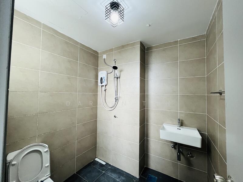 Servis Apartment untuk Disewa di Serviced Residence @ The Louvre @ Country Heights - Darren Toh - Bathroom - PropertyGuru.com.my