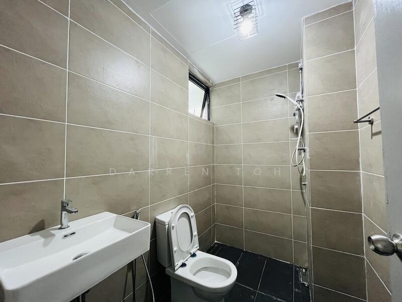The Louvre @ Country Heights untuk Untuk Disewa - RM 2,500 /bulan, Feb 2026 - Bathroom - PropertyGuru.com.my