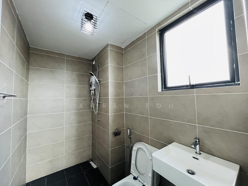 Servis Apartment untuk Disewa di Serviced Residence @ The Louvre @ Country Heights - Darren Toh - Bathroom - PropertyGuru.com.my
