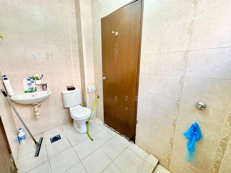 2-storey Terraced House for Sale in Kota Bayuemas (Klang) - Ezra Ezzry - Bathroom - PropertyGuru.com.my