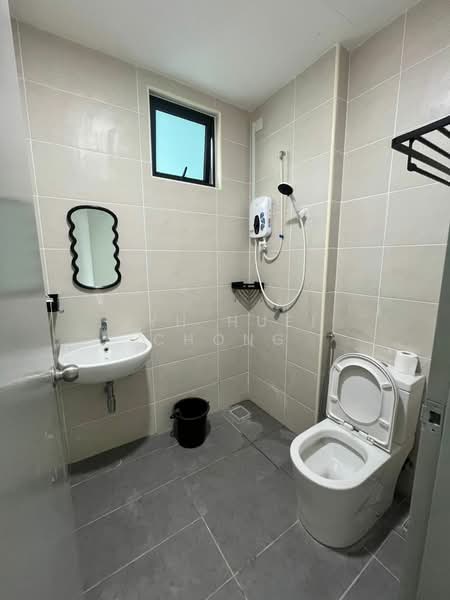 Service Residence for Sale at B11 Parkland Residence - Jyh Huei Chong - Bathroom - PropertyGuru.com.my