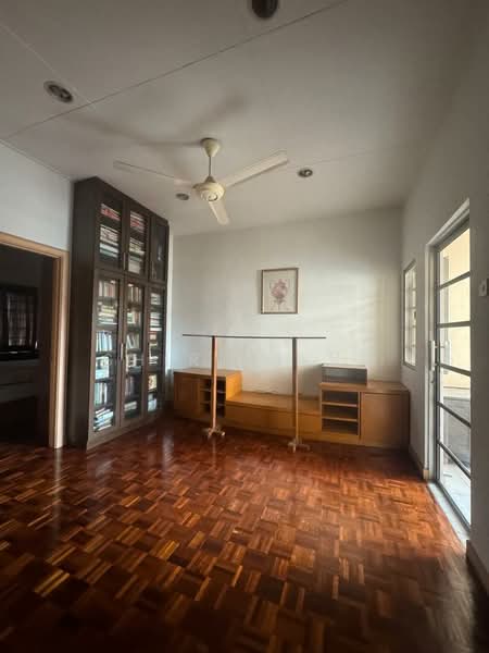2-storey Terraced House for Rent in Subang Jaya (Selangor) - Shirley Ng - Study - PropertyGuru.com.my
