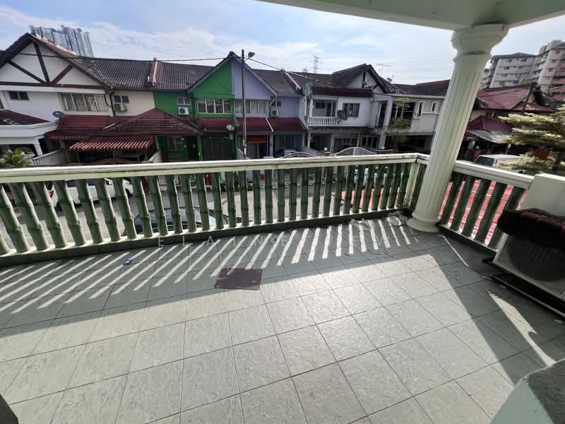 Rumah Teres 2 Tingkat untuk Dijual di Taman Mastiara (Jalan Ipoh) - Elaine Yew - Balcony - PropertyGuru.com.my