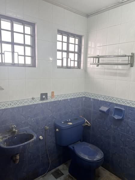 Rumah Teres 2 Tingkat untuk Dijual di Taman Mastiara (Jalan Ipoh) - Elaine Yew - Bathroom - PropertyGuru.com.my