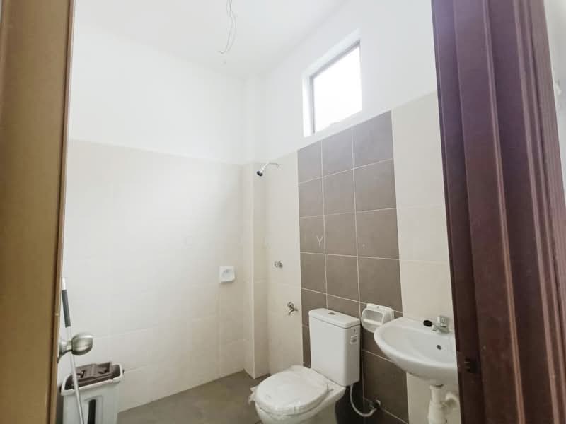 2-storey Terraced House for Sale in Bukit Katil (Melaka) - Cherry . - Bathroom - PropertyGuru.com.my