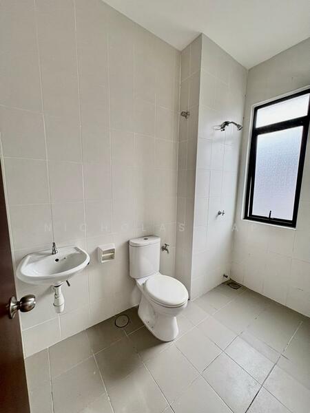 Rumah Teres 2 Tingkat untuk Disewa di Semenyih (Selangor) - Nicholas Yap - Bathroom - PropertyGuru.com.my