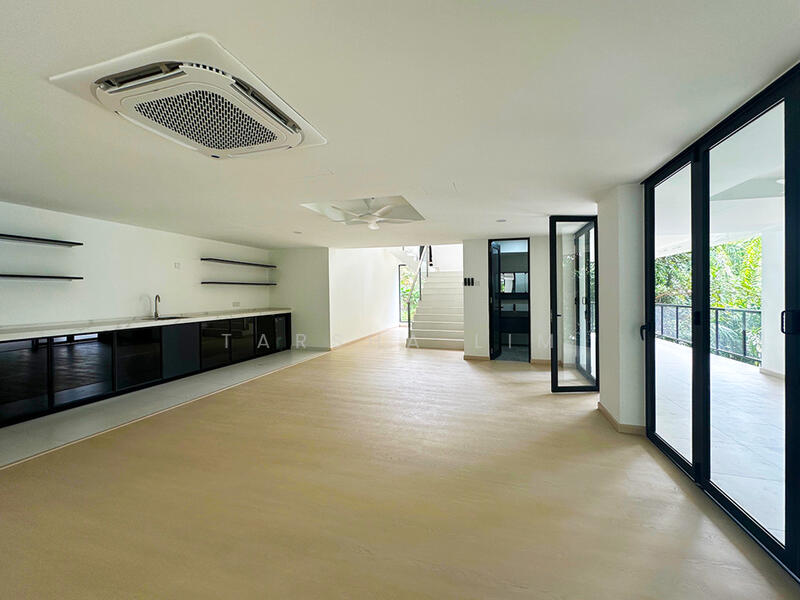 LG2 Entertainment Hall With Kitchenatte