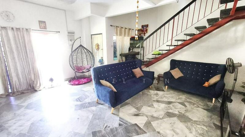 Taman Rawang Perdana untuk Untuk Dijual - RM 650,000, Feb 2026 - Living Room - PropertyGuru.com.my