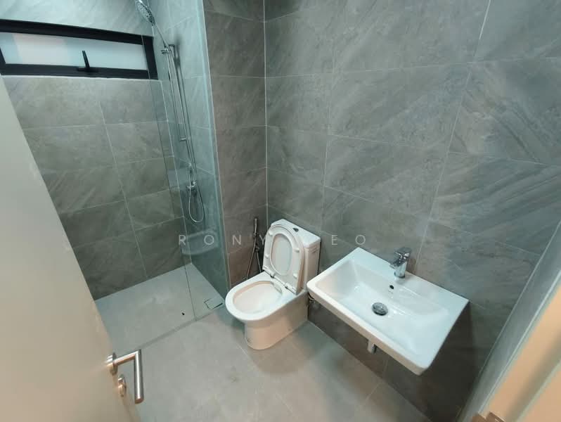 Condominium for Rent at Quinn Residence - Rony Yeo - Bathroom - PropertyGuru.com.my