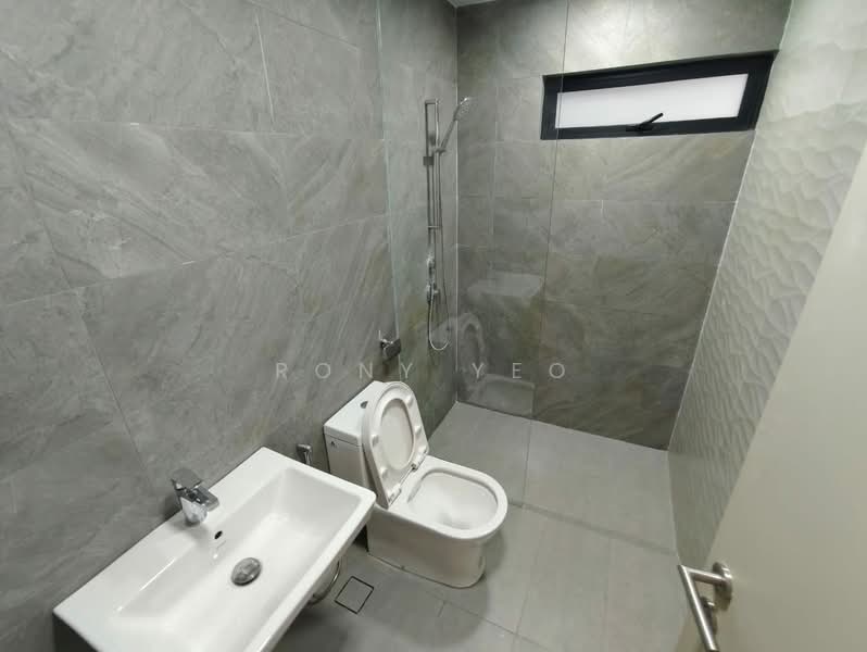 Condominium for Rent at Quinn Residence - Rony Yeo - Bathroom - PropertyGuru.com.my