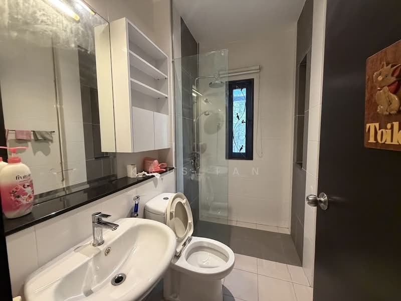 Bungalow for Sale in Jade Hills (Kajang) - Kris Tan - Bathroom - PropertyGuru.com.my