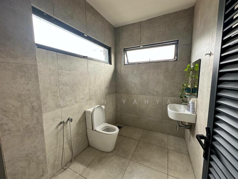 Surian Industrial Park untuk Untuk Dijual - RM 13,000,000, Feb 2026 - Bathroom - PropertyGuru.com.my