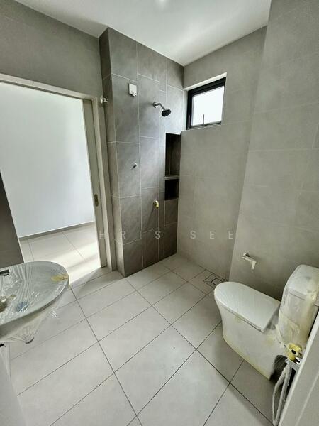 Rumah Teres 2 Tingkat untuk Dijual di Bandar Gamuda Gardens (Rawang) - Chris See - Bathroom - PropertyGuru.com.my