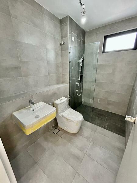 Rumah Teres 2 Tingkat untuk Dijual di Bandar Gamuda Gardens (Rawang) - Chris See - Bathroom - PropertyGuru.com.my