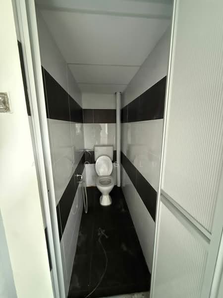 Shop for Sale in Taman Tasek (Johor Bahru) - Au Yong Lucy - Bathroom - PropertyGuru.com.my