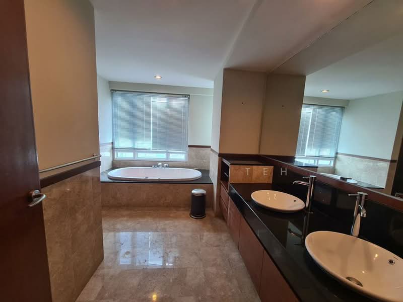 Condominium for Sale at 11 Gurney Drive - SERENEN TEH - Bathroom - PropertyGuru.com.my