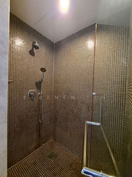 Condominium for Sale at 11 Gurney Drive - SERENEN TEH - Bathroom - PropertyGuru.com.my