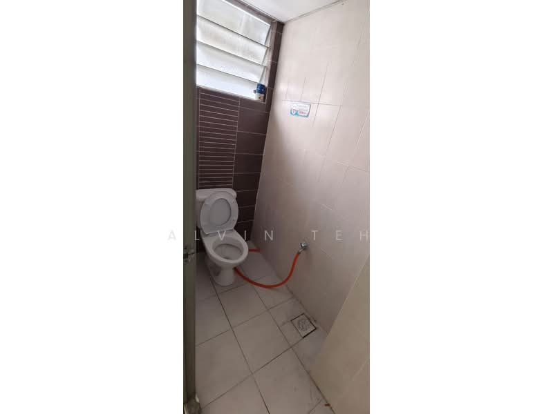 Pejabat untuk Disewa di Bandar Puteri Puchong (Puchong) - Alvin Teh - Bathroom - PropertyGuru.com.my