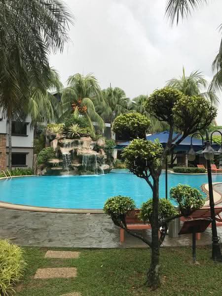 Kondominium untuk Dijual di D'Melor Condominium - Mandy Lim - Pool - PropertyGuru.com.my