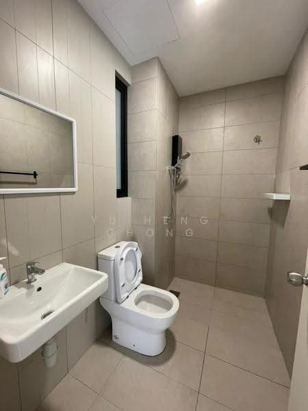 Service Residence for Sale at Kenwingston Skylofts - Yu Heng Chong - Bathroom - PropertyGuru.com.my