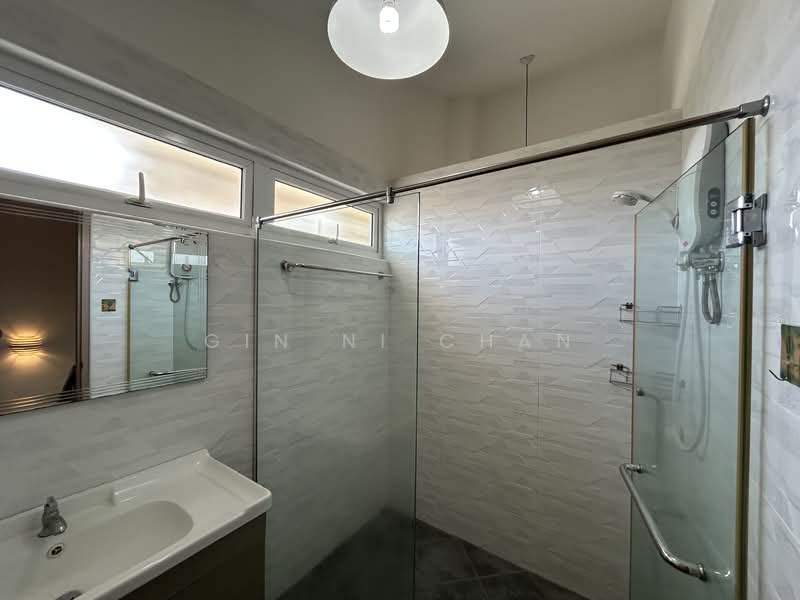 Rumah Teres 2.5 Tingkat untuk Disewa di Island Park (Jelutong) - Gin Ni Chan - Bathroom - PropertyGuru.com.my