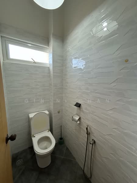 Rumah Teres 2.5 Tingkat untuk Disewa di Island Park (Jelutong) - Gin Ni Chan - Bathroom - PropertyGuru.com.my