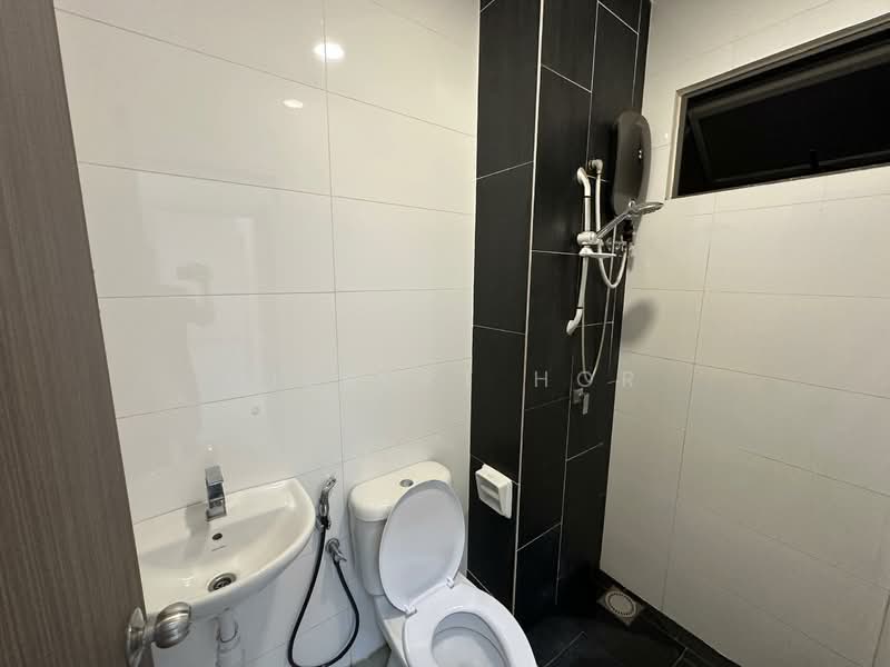 Service Residence for Sale at Seasons Garden Residences - Gilbert Hor - Bathroom - PropertyGuru.com.my