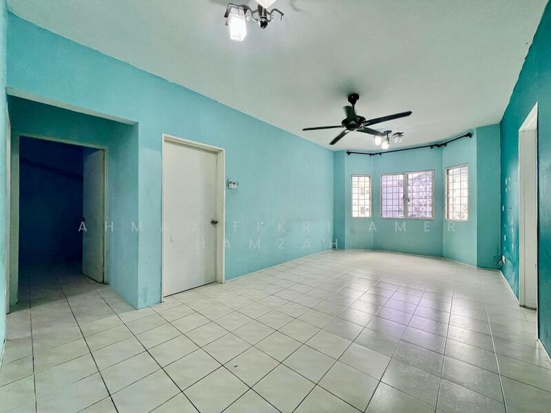 Apartment for Sale at Pangsapuri Mayang (Puncak Jalil) - Ahmad Fikri Amer Hamzah - Living Room - PropertyGuru.com.my