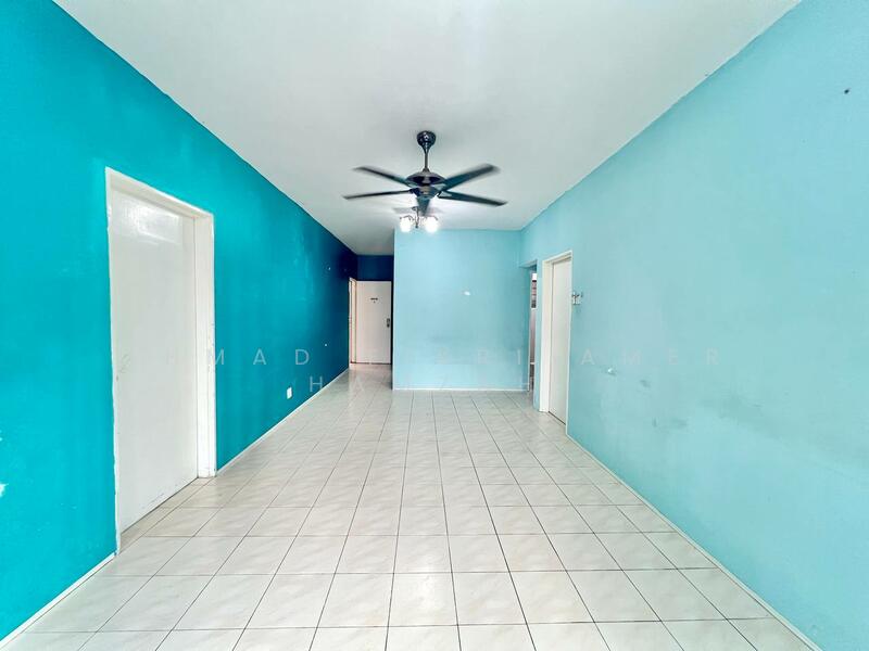 Apartment for Sale at Pangsapuri Mayang (Puncak Jalil) - Ahmad Fikri Amer Hamzah - Living Room - PropertyGuru.com.my