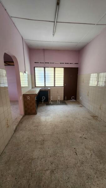Rumah Teres 1 Tingkat untuk Dijual di Taman Klang Utama (Kapar) - Frederick Tan - Kitchen - PropertyGuru.com.my