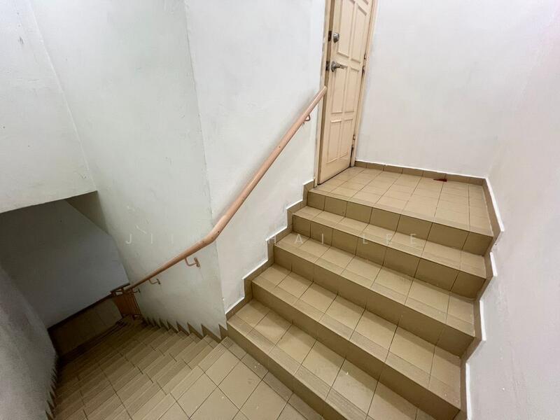 Factory for Sale in Ulu Tiram (Johor) - Jiin Chai Lee - Corridor - PropertyGuru.com.my